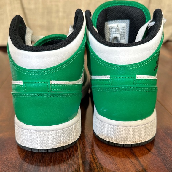 Nike Air Jordans - Picture 2 of 7